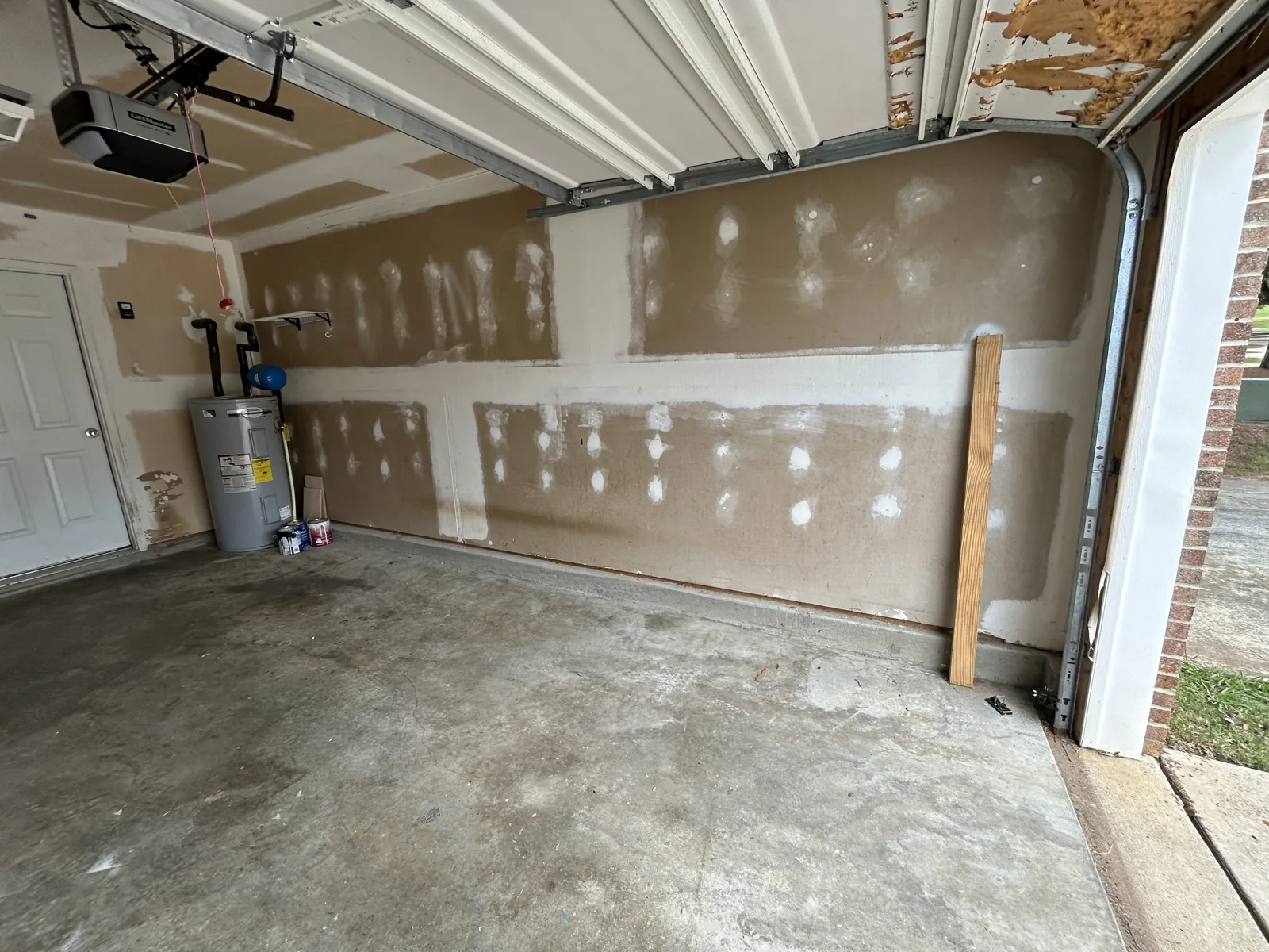The same garage after ACG removed the unwanted furniture and shelving